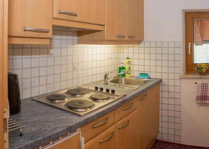 Kreuzhof Seefeld Bed & Breakfast