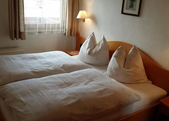 Kreuzhof Seefeld 住宿加早餐酒店 3*