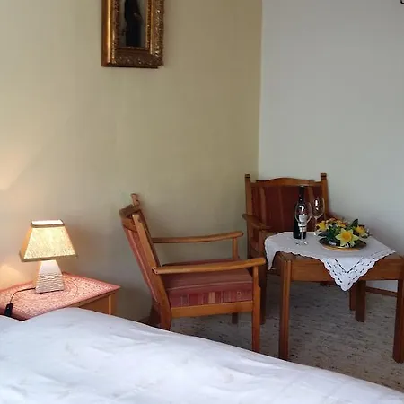 לינה וארוחת בוקר Kreuzhof Seefeld